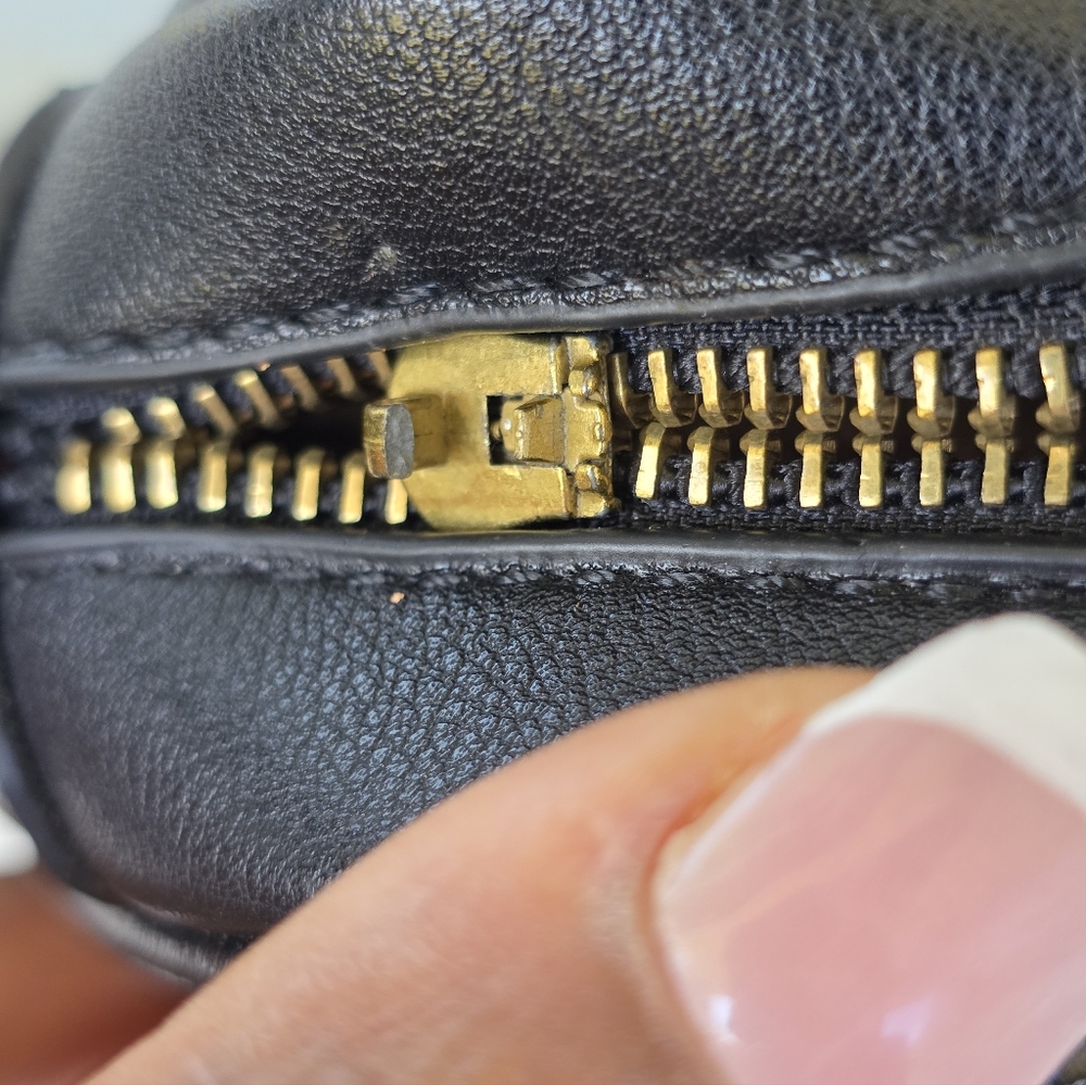 Gucci Black Quilted Cross Body Bag Red Green Striped FLAW Bad Zio - Picture 11 of 13